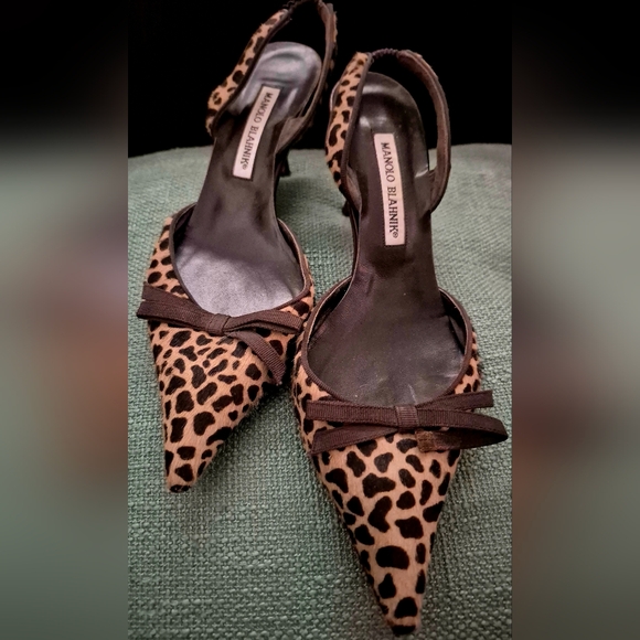Manolo Blahnik Leopard and Black Slingback Heels - Picture 1 of 4